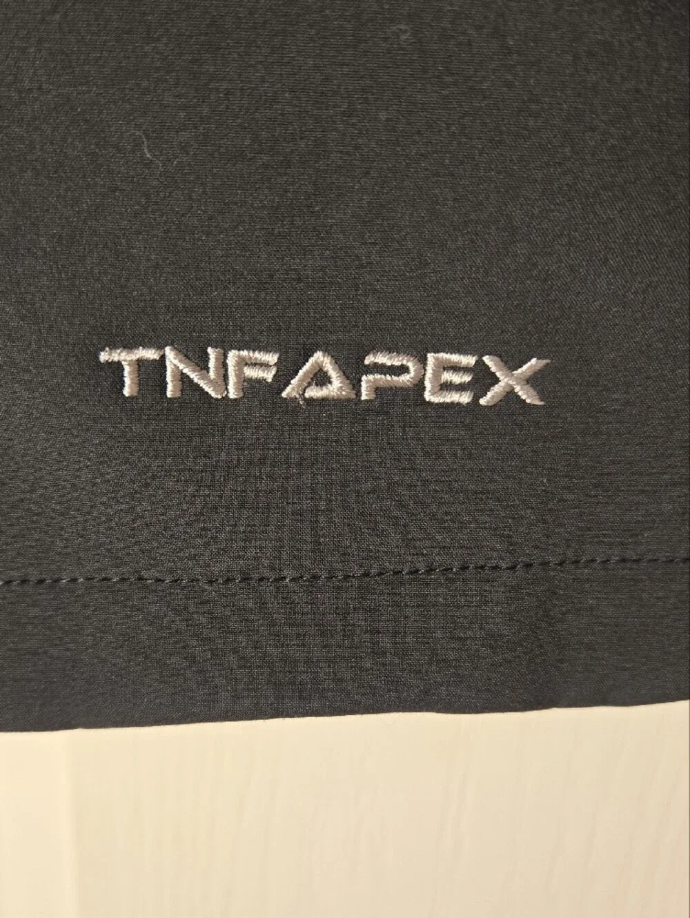 The North Face Dark Gray/Black TNF APEX Vest - Men's Size M